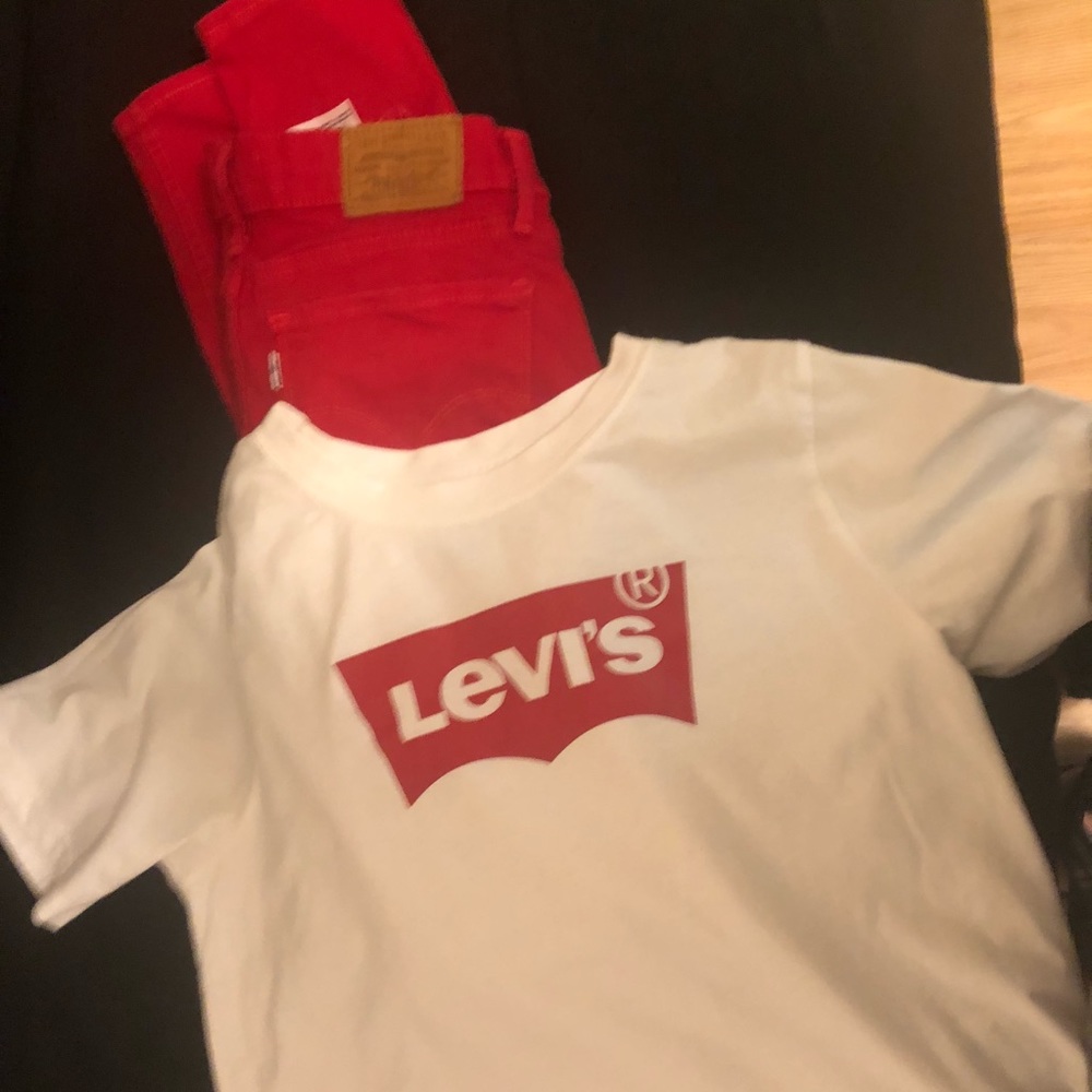 Levi Oufit
